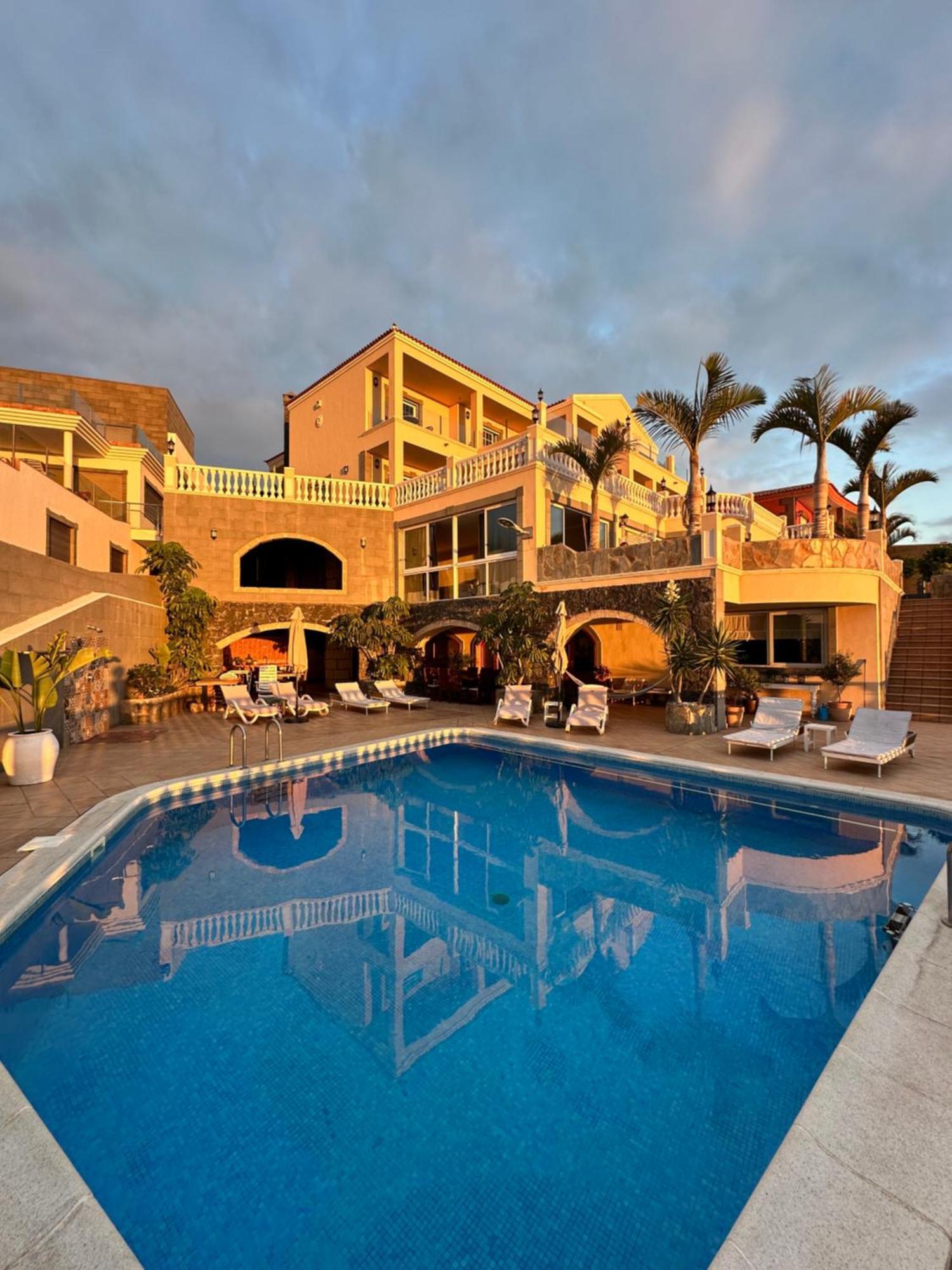Boutique Villa Leicht & Friends 아데제 외부 사진